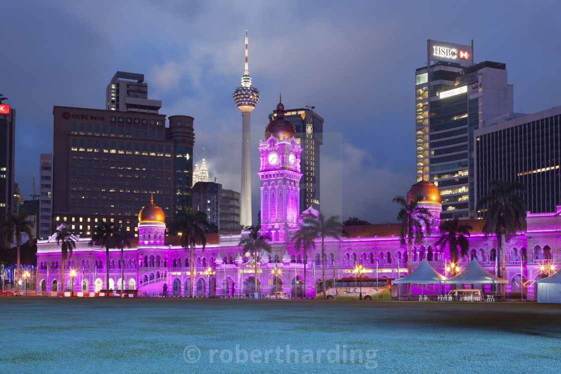 Night View Of Sultan Abdul Samad Building Kuala Lumpur Malaysia High Res Stock Photo Getty Images