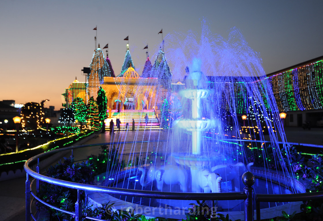 Diwali Festival Lights Illuminating The Beautiful White Marble Swaminarayan License Download Or Print For 79 84 Photos Picfair