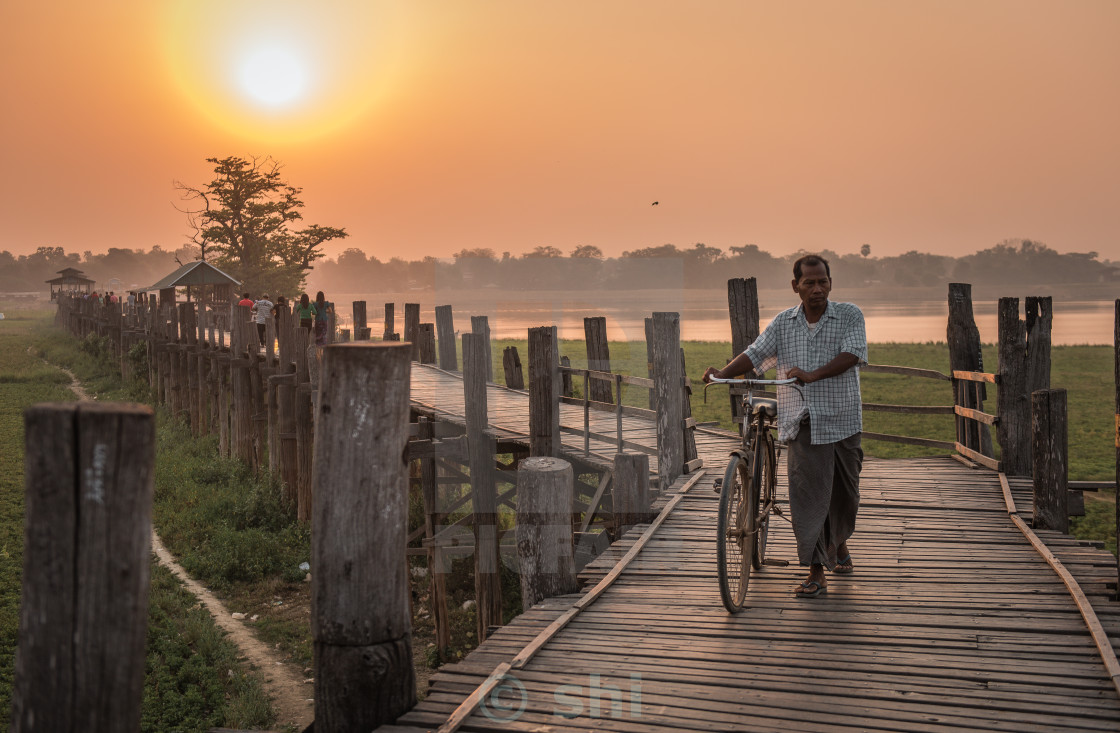 "U Bein Bridge" stock image