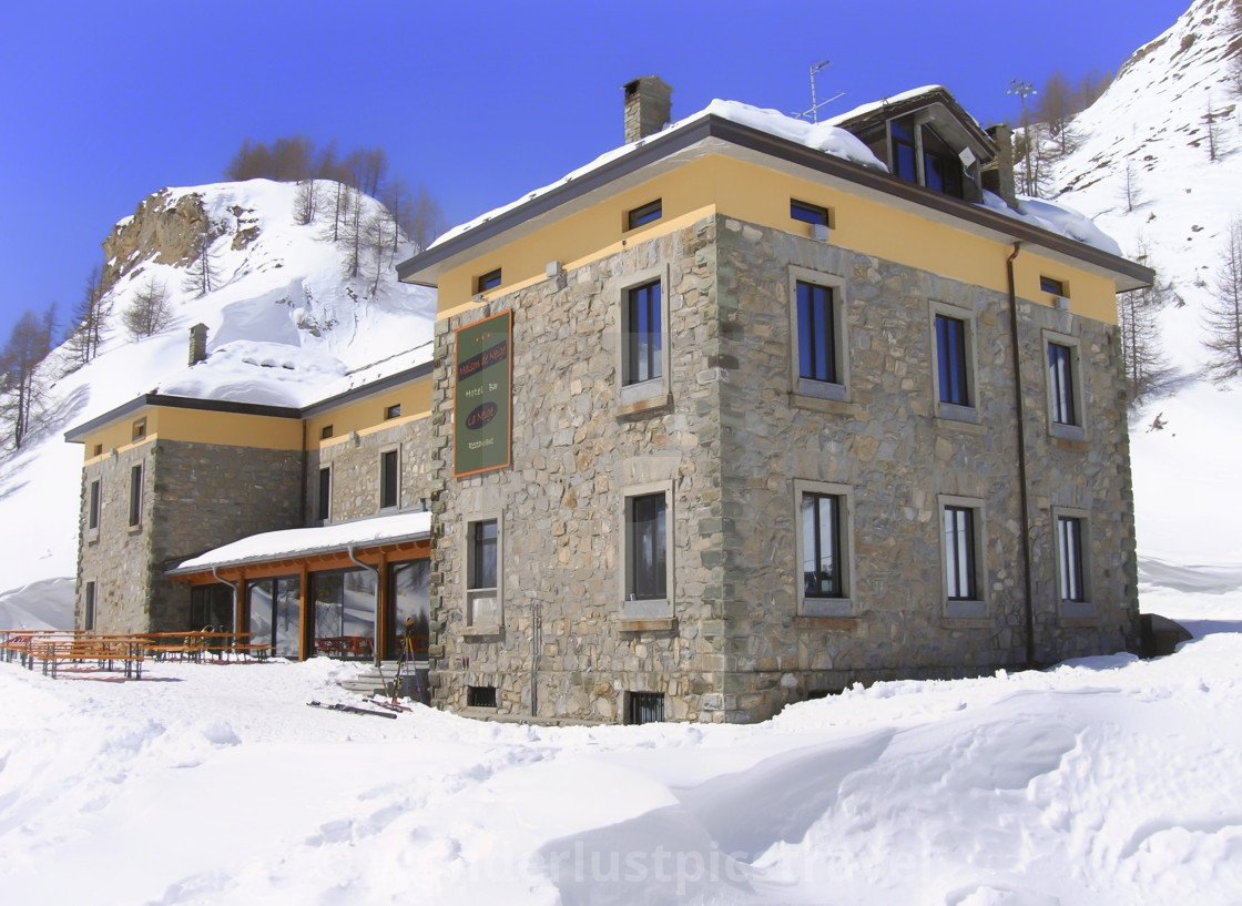 La Thuile Village Aosta Valley Province Italy April 07 2006 A Building Surrounded By Snow License Download Or Print For 20 00 Photos Picfair