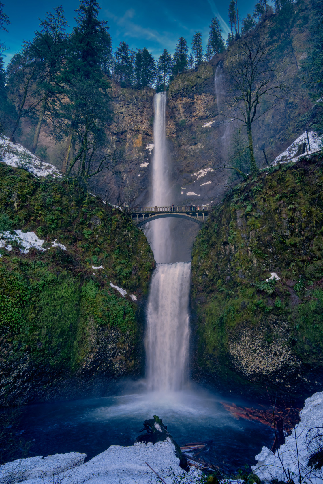 "Multnomah Falls" stock image