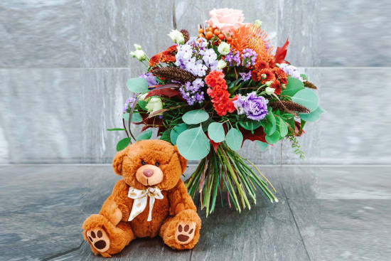 Sensation de fleur' avec gros ours en peluche pour 206 € avec