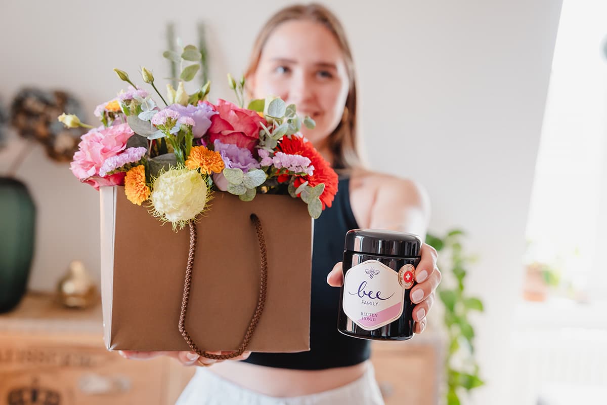 Wishing someone a speedy recovery with flowers – and bringing a smile to their bedside