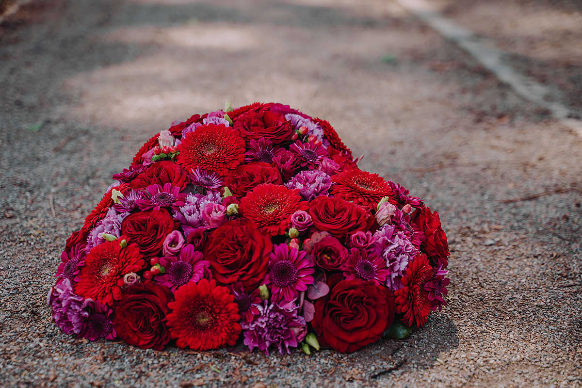 Comfort and mourning: flowers that express sympathy