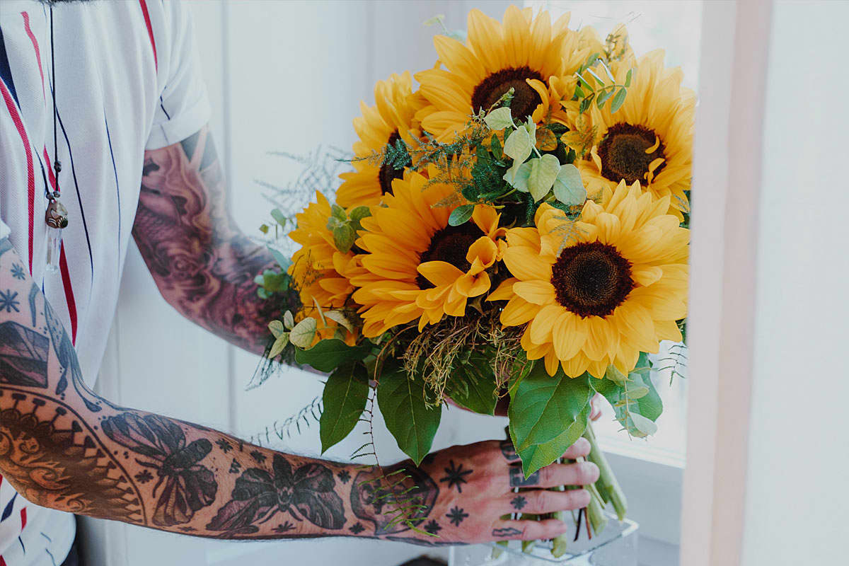How to keep sunflowers in the vase 