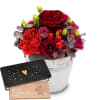 Media 1 - Blumengesteck «Red Symphony» mit Munz Schoggi-Tafel «Heart»