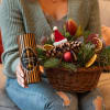 Media 2 - Flower arrangement Playful Winter Arrangement with Gottlieber cocoa almonds