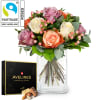 Media 1 - Blumenstrauss «Lovely Roses» mit Fairtrade-Rosen Max Havelaar und  Avelines Pralinés von Maestrani