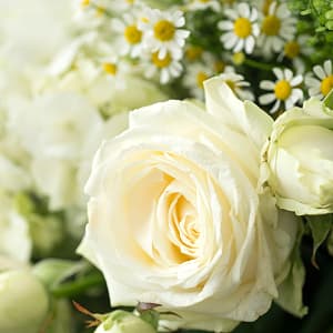Media 3 - Prestigious white bouquet