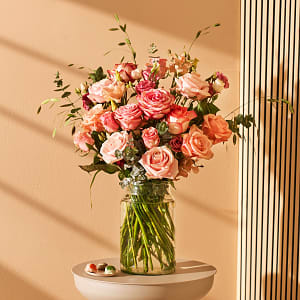 Media 2 - Pink roses bouquet