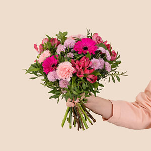 Media 3 - Pink Powdery softness and candle