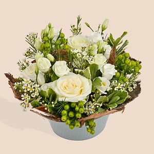 Media 1 - Cocon white flower arrangement