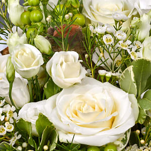 Media 3 - Cocon white flower arrangement