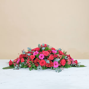 Media 1 - Coffin cover with red roses