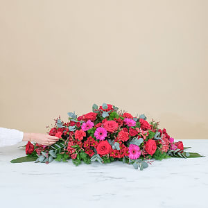 Media 2 - Coffin cover with red roses