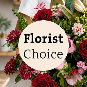 Media 1 - Arrangement of cut flowers