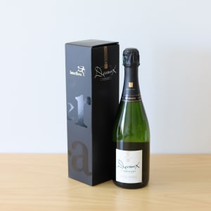 Media 3 - Tenderness and champagne