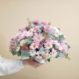 Media 2 - Funeral centrepiece in pink tones