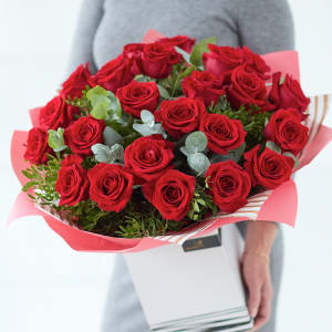 Valentine\'s Day Luxury 24 Red Roses