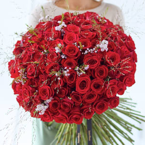 Valentine\'s Day Luxury 100 Red Roses