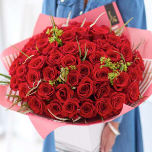 Valentine\'s Day Luxury 50 Red Roses.