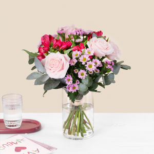 Media 1 - Melody - Sweet bouquet in pink tones