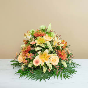 Media 1 - Funeral composition in gold tones