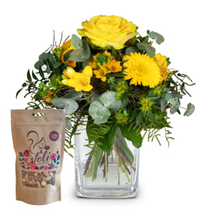 Flower bouquet «Little Sunshine» with stoli nuts – Fleurop Edition