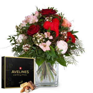 Flower bouquet «Valentine\'s Day with Red Roses» and Avelines pralines from Maestrani