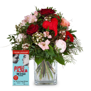 Blumenstrauss «Valentinstag mit roten Rosen» und Gutschein CHF 50.- für das Musical «Romeo & Julia»