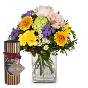 Flower bouquet «Happy Moments» with Gottlieber cocoa almonds and hanging gift tag «Happy Birthday»