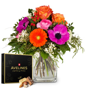 Mazzo di fiori del mese di «Febbraio» con praline Avelines di Maestrani