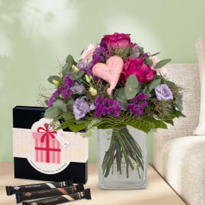 Fleurop Blumenstrauss «Sweet Bloom» mit Gottlieber Hüppen «For You»