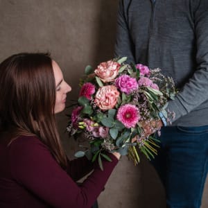 Media 5 - Bouquet of flowers «Juliet» with a CHF 50.- voucher for the musical «Romeo & Julia»