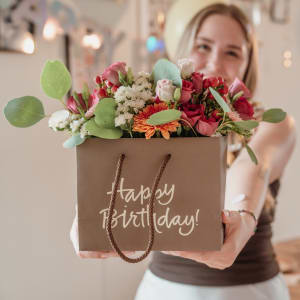 Media 2 - Fleurop Borsa di fiori «Happy Birthday» - in colori vivaci