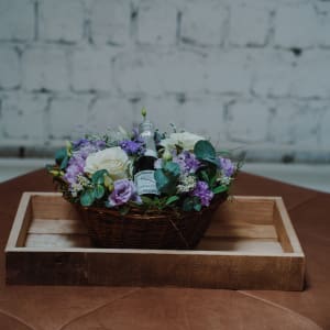 Media 4 - Flower arrangement «Tête-à-tête» with Prosecco Albino Armani DOC (20 cl) and two sparkling wine flutes