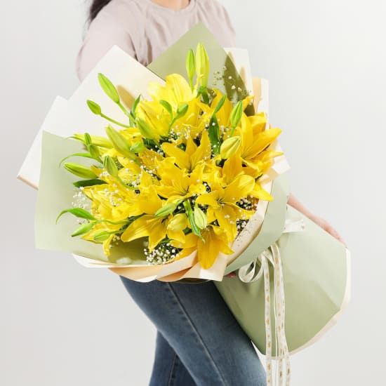 Sunshine Glow Asiatic Lily Bouquet