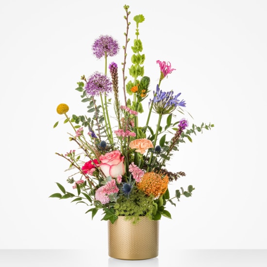 Arrangement of cut flowers