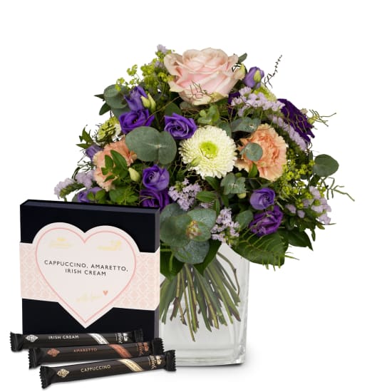 Flower bouquet of the month «June» with Gottlieber Hüppen «With Love»