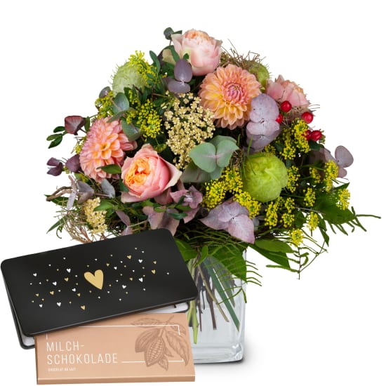 September Bouquet of the Month with Munz bar of chocolate «Heart»