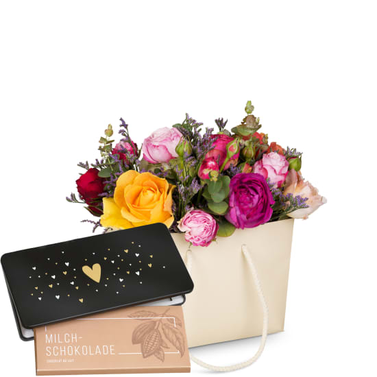 Flower bag «Rose dream» with Munz bar of chocolate «Heart»