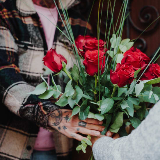9 Red Roses with greenery