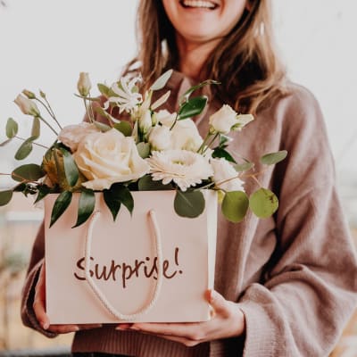 Flower bag «Surprise!» - in stylish white