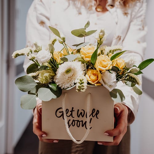 Sac à fleurs «Get well soon!» - dans du jaune éclatant