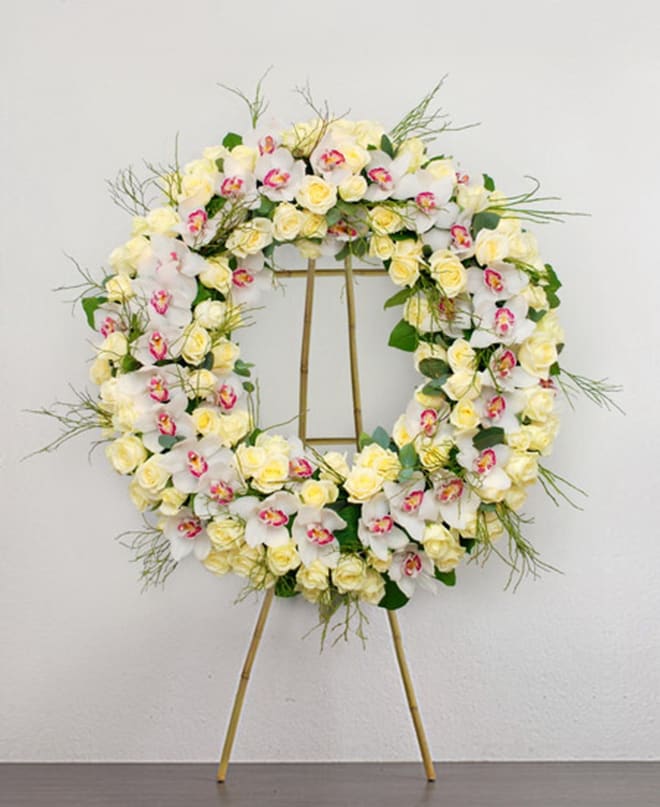Round funeral crown