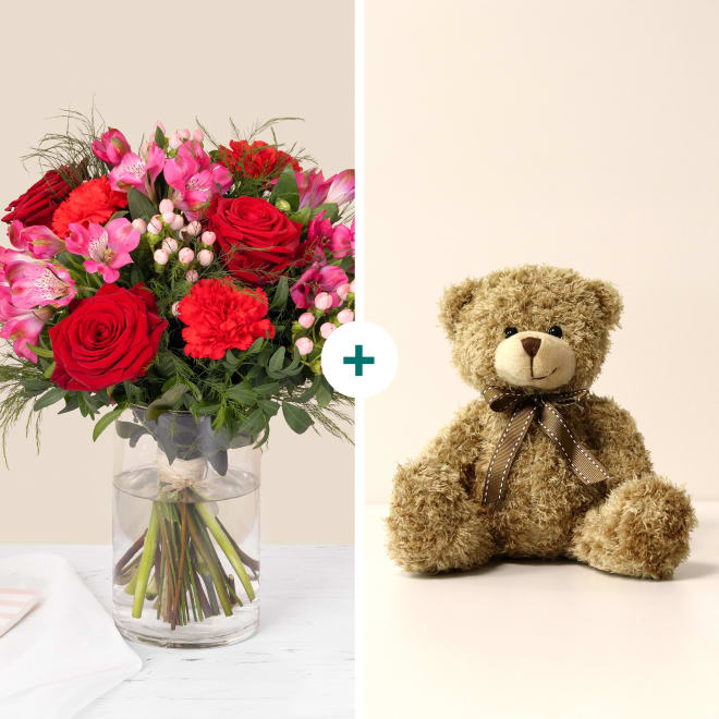 Red kiss and teddy bear