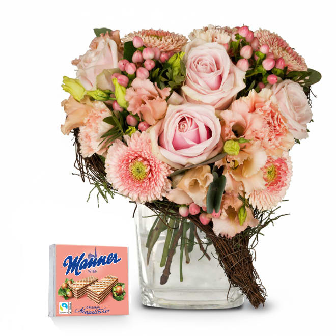 Fleurop Strauß Von Herzen mit Manner Neapolitaner Schnitten, 75g