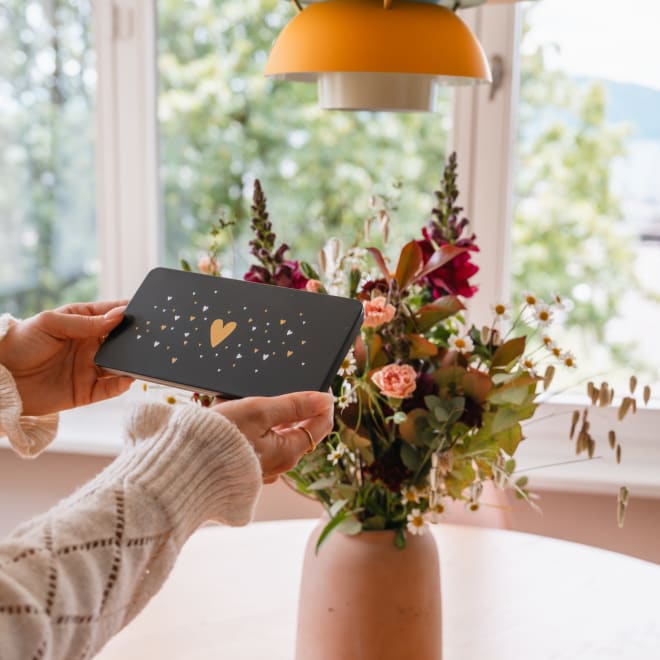 Bouquet de prairie «Summer Meadow» avec Munz tablette de chocolat «Heart»