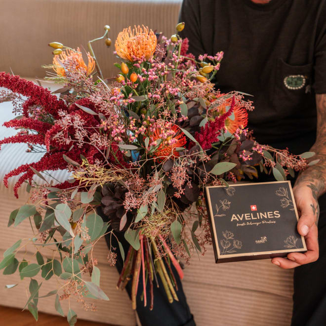 Wiesenstrauss «Intense Autumn» mit Avelines Pralinés von Maestrani