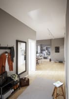 Entré og stue i moderne bolig med diskret takluke til ventilasjonsaggregat Nordic CL2/CL3/CL4